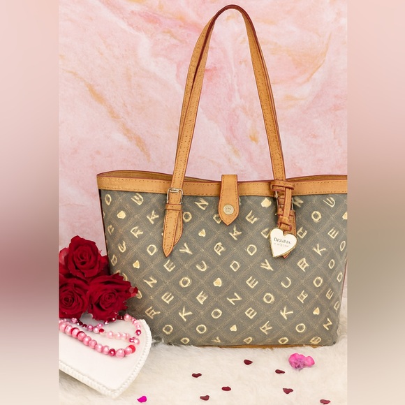 Dooney & Bourke Handbags - Dooney & Bourke  Tote